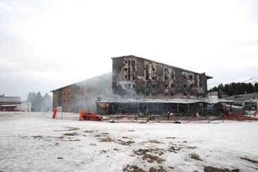 На гірськолижному курорті у Туреччині сталась масштабна пожежа у готелі: є загиблі та поранені (фото)