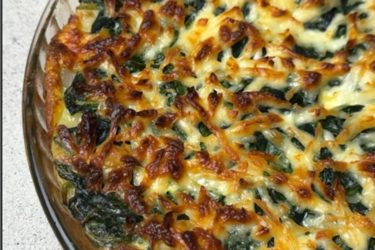 Potato pie with spaghetti and cheese. Quick, easy and delicious