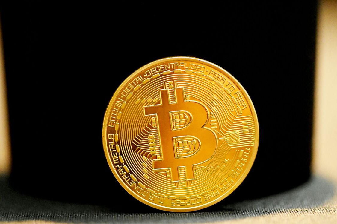 Dogecoin и XRP резко упали