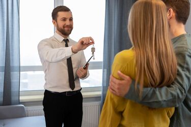 Украинцы штурмуют рынок недвижимости в одной из стран: из-за чего возник такой спрос и какие там цены