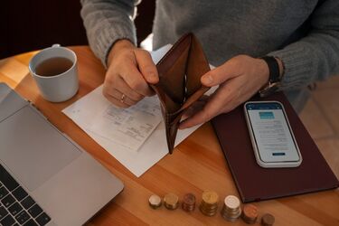 Виплати по 20 тис. грн від Depaul Ukraine: хто може розраховувати на допомогу