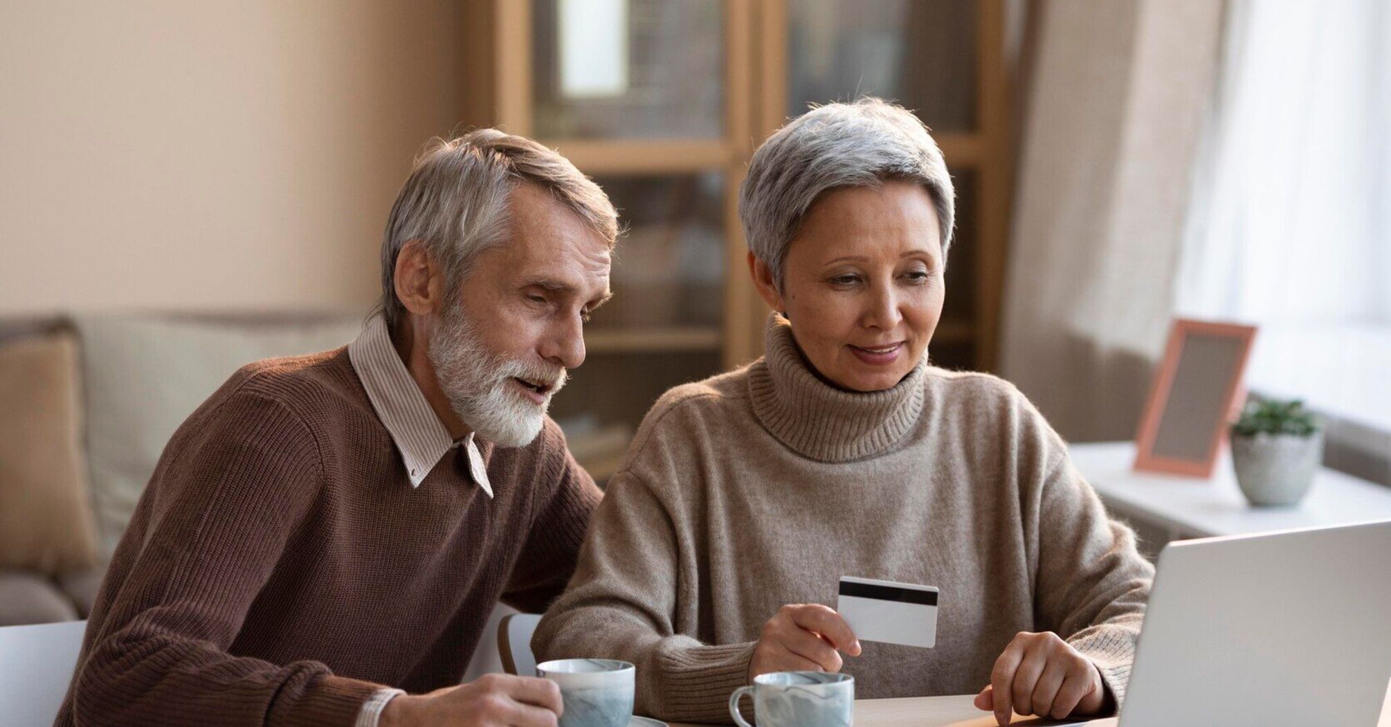 Пенсійне посвідчення в Україні: які пільги отримують пенсіонери