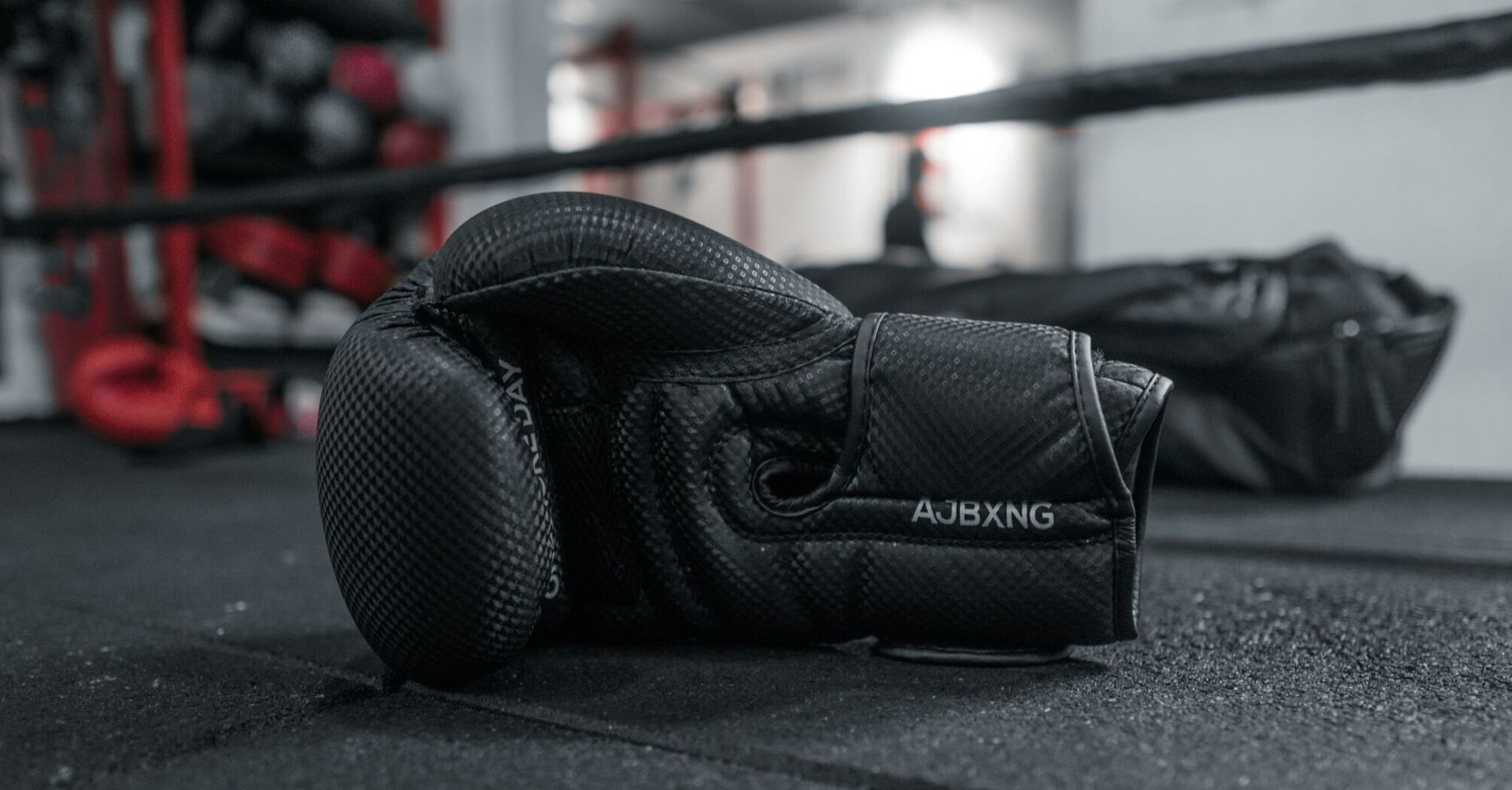 Фармер с травмированной рукой чуть не одолел Сепеду