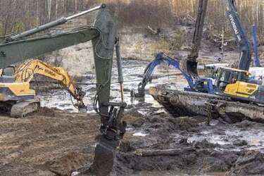 У Литві з болота дістали бронемашину, в якій можуть бути зниклі американські військові