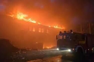 Армия РФ атаковала Харьков дронами: все БПЛА попали в Киевском районе, загорелись пожары, есть пострадавшие (фото)