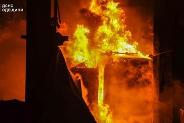 РФ вдарила дронами по Одесі: пошкоджені будинки, не працюють котельні, є поранені (фото)