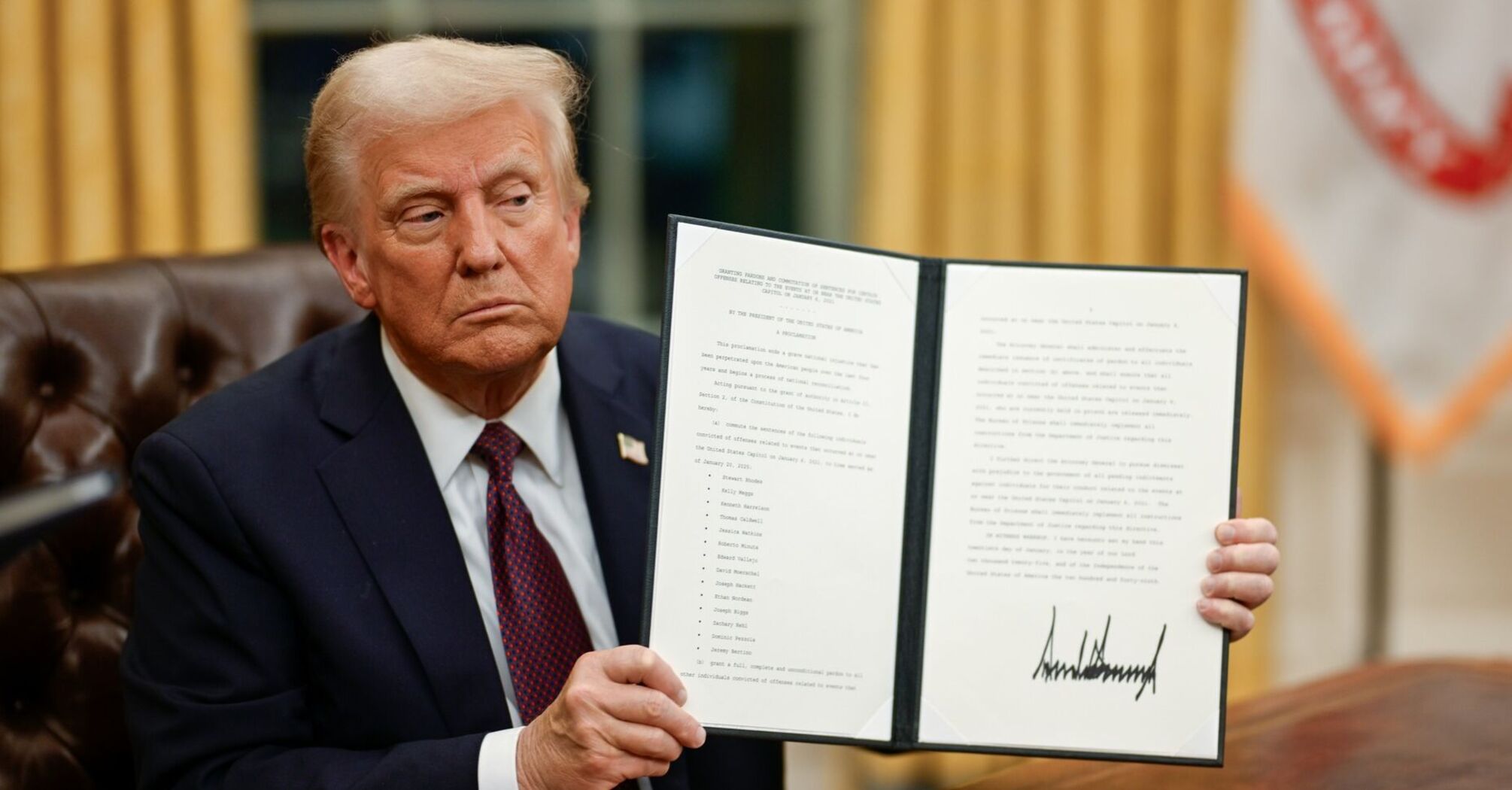 Трамп откладывает тарифы на авто из Канады и Мексики на месяц