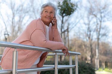 Як дружина може оформити пенсію чоловіка після його смерті: важливі деталі