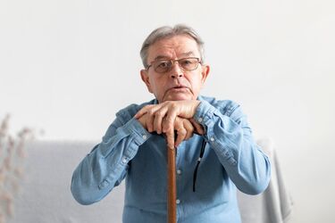 Пенсія без трудового стажу: хто має право на соцпенсію та з якого віку її призначають