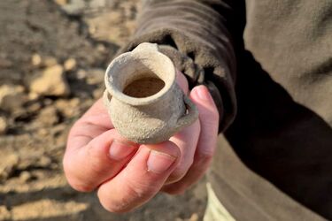 Скарби античності: українські військові на Миколаївщині виявили артефакти Давньої Греції віком 2 600 років