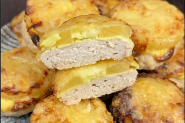 Курячі котлети з ананасом та домашнім майонезом