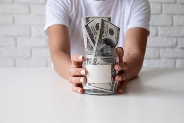 До 500 тысяч гривен помощи: при каких условиях смогут получить украинцы в 2025 году