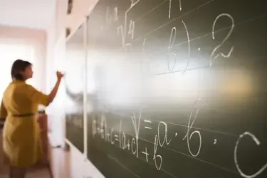 Щедра виплата для вчителів: коли можна отримати 10 пенсій одразу