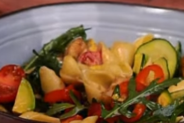 Салат с макаронами: очень вкусный вариант для обеда или ужина