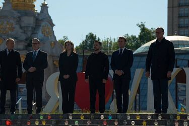 Европейские лидеры вместе с Зеленским почтили павших героев Украины на Майдане Независимости (фото)