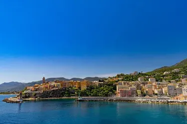 Топ-6 лучших отелей Сардинии: от шикарных вилл с частными бассейнами до уединенных бутиков в горах и исторических домов