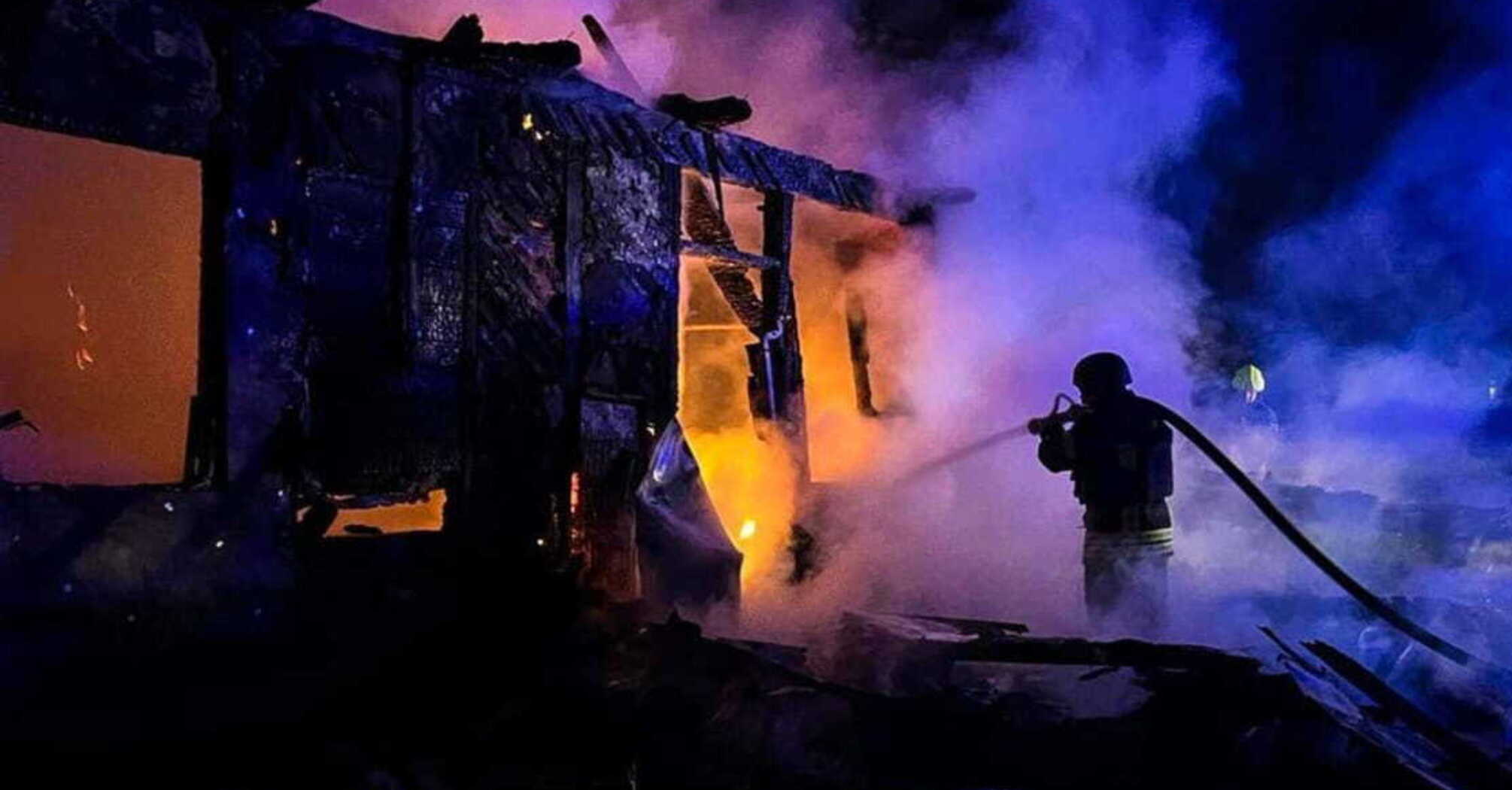Армія РФ атакувала Київ дронами: у столиці виникли пожежі, уламки впали на дорогу (фото)