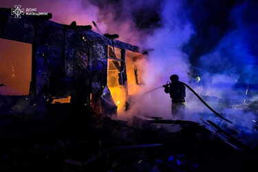 Армія РФ атакувала Київ дронами: у столиці виникли пожежі, уламки впали на дорогу (фото)