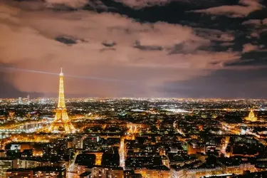 Топ-10 недорогих отелей в Париже, чтобы увидеть Эйфелеву башню с ограниченным бюджетом