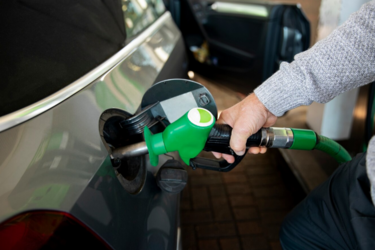 Ціни змінилися: скільки коштує повний бак бензину в Україні зараз