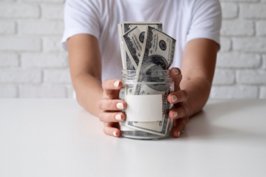 Более 40 тысяч гривен помощи: кому из украинцев доступна выплата и как ее получить