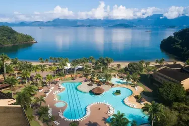 Топ-6 курортів 'все включено' в Бразилії: від приголомшливих пляжів і полів для гольфу до геотермальних басейнів і водних подорожей островами