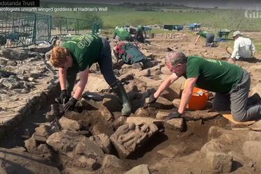 У Ліверпулі виявили древнє зображення крилатої богині перемоги віком 2000 років (фото)