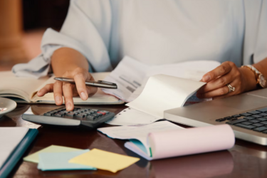 Летнее снижение субсидий: кому урежут выплаты уже в ближайшее время