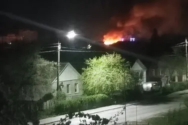 Дроны атаковали Брянскую и Владимирскую области РФ: есть попадание в приборостроительный завод, ряд аэропортов приостановили работу (фото, видео)