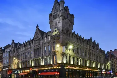 Топ-10 отличных отелей в Глазго: от апартаментов с обслуживанием до стильных бутик-отелей и величественных городских особняков