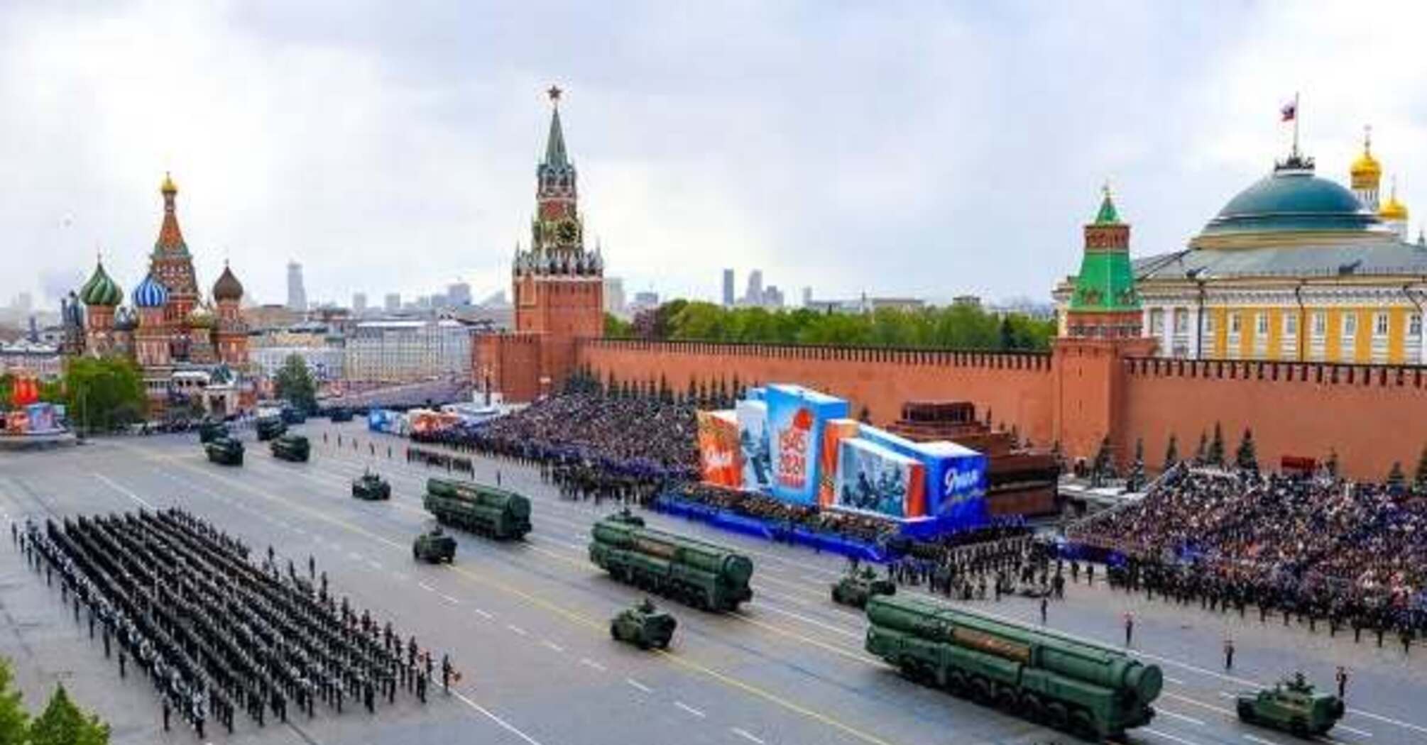 Участия Украины в параде в Москве, к сожалению, не будет