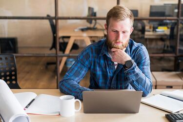 Внески до Пенсійного фонду: які суми від зарплати втрачають українці