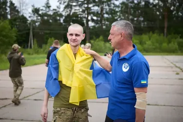 Відбувся черговий обмін полоненими між Україною та рф: вдалося повернути групу важкопоранених і тяжкохворих захисників (фото, відео)