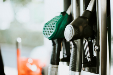 Пальне стрімко дорожчає: скільки тепер коштує заправитися