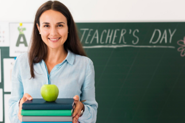 Сколько платят учителям летом: озвучены минимальные оклады во время каникул