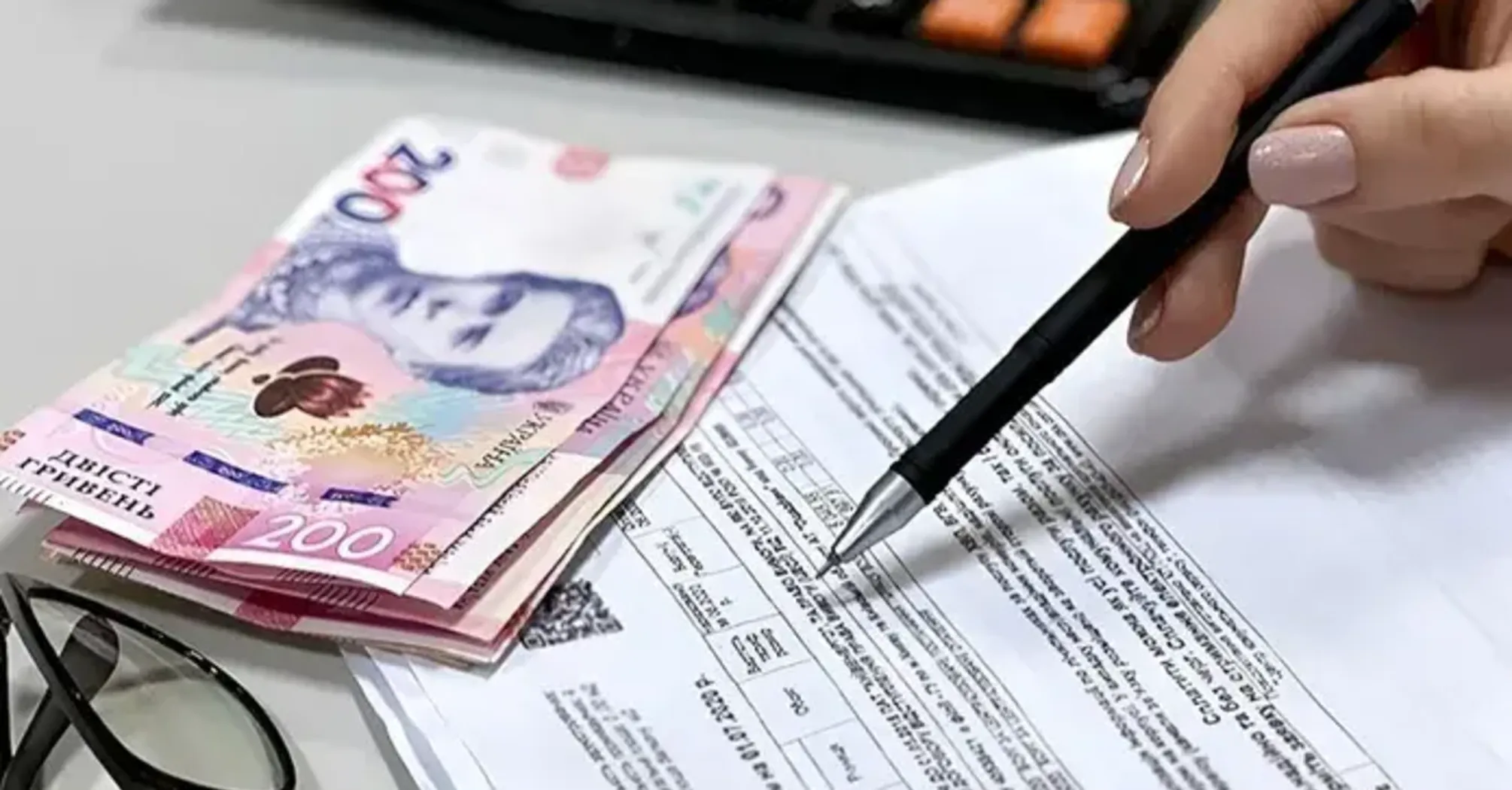 Українцям перерахують платіжки за світло: кому доведеться заплатити більше