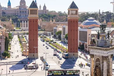 Лучшие районы и отели Барселоны: любители ночной жизни, любители архитектуры и семьи с детьми точно будут заинтересованы