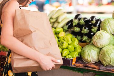 Ціни на популярний в Україні овоч злетіли майже на 30%: скільки тепер коштує