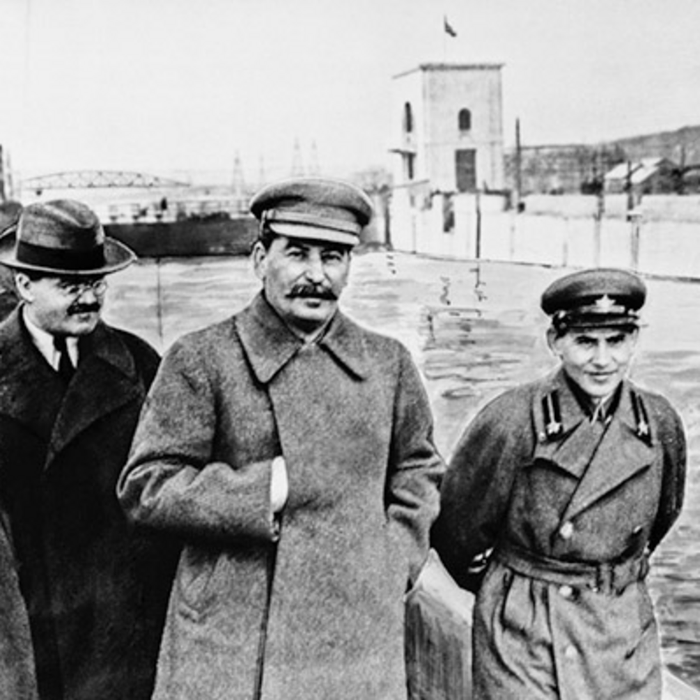 Подяка за злочини НКВС замість пам’яті про репресії: у росії активізували переписування історії