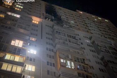 Армия РФ атаковала Одессу дронами: полностью уничтожена многоэтажка, горели жилые дома, 13 раненых (фото)