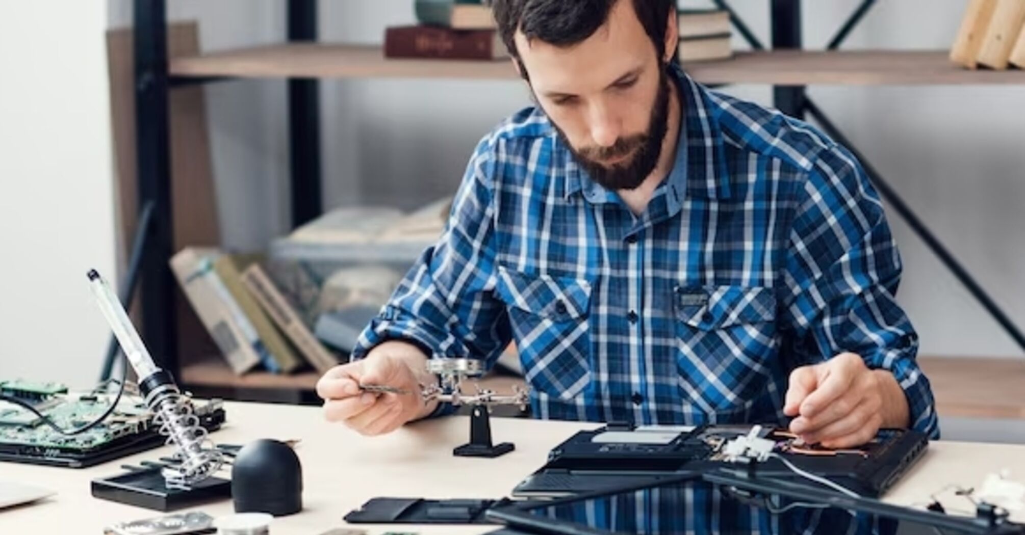 У Києві критичний брак працівників: які фахівці в дефіциті та яку зарплату обіцяють