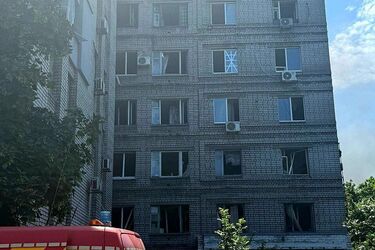 Армия РФ атаковала Днепр: повреждена гражданская инфраструктура, изуродован поезд, есть погибшие и ранены (фото)