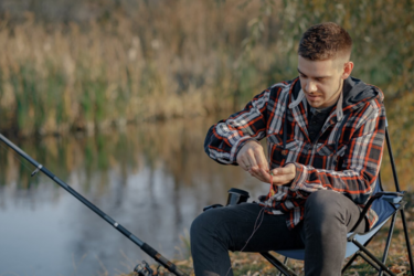 Риболовля без плати: хто має право безкоштовно ловити навіть у приватному ставку