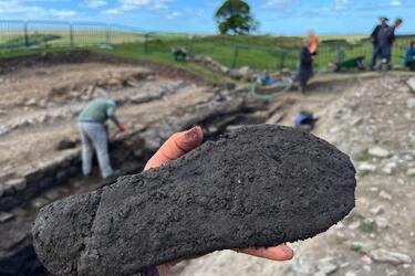 Археологи виявили у Англії виявили римське шкіряне взуття віком 2000 років (фото)