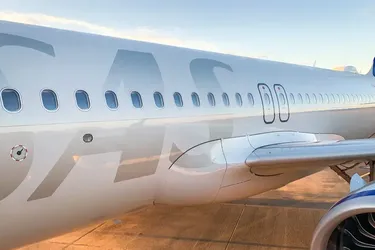 Прямые рейсы между Копенгагеном и Нууком возобновляются после двух десятилетий, открывая новые возможности для путешествий в Арктику.