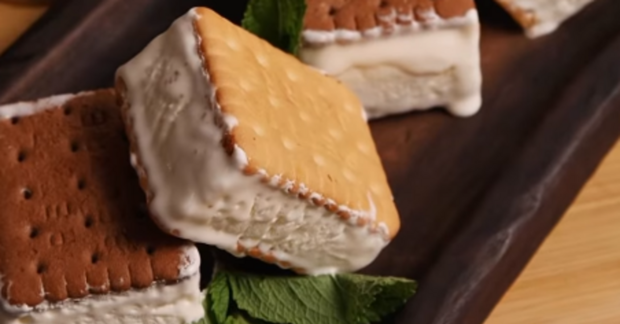 Мороженое из двух ингредиентов: вкус детства
