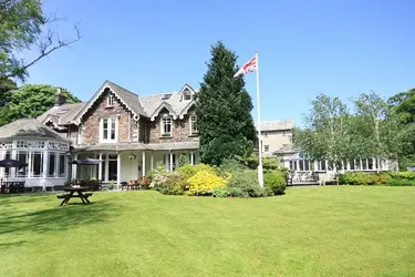 Топ-10 готелів в Озерному краї, Великобританія, для насиченого вікенду: від чарівних заміських будинків до вишуканих гостьових дворів і шикарних бутік-готелів