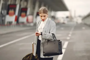 Чому не варто запізнюватися в аеропорт, якщо ваш рейс затримали: чому прибувати вчасно та що робити в аеропорту, чекаючи на рейс