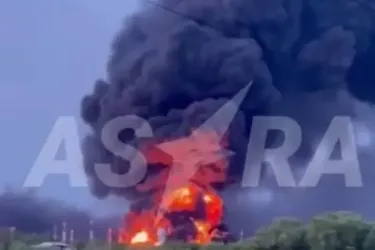 Дрони атакували стратегічні обʼєкти у Тамбовській, Саратовській, Рязанській областях РФ та Москві: є влучання у НПЗ, авіабазу Енгельс, завод електротехніки (фото, відео)