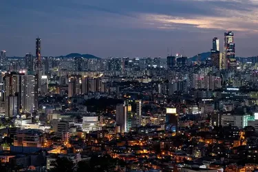 Топ-10 найкращих готелів у Сеулі: від стильних бутік-готелів із басейнами та барами на даху до традиційних будинків ханок